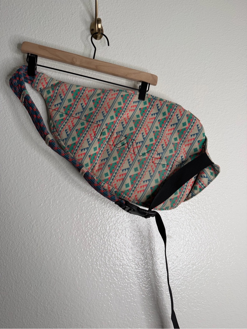 KAVU Rope Sling Bag - Picture 3 of 6